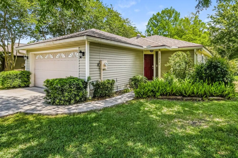 2721 R S Bailey Dr E - Photo 3 of 19