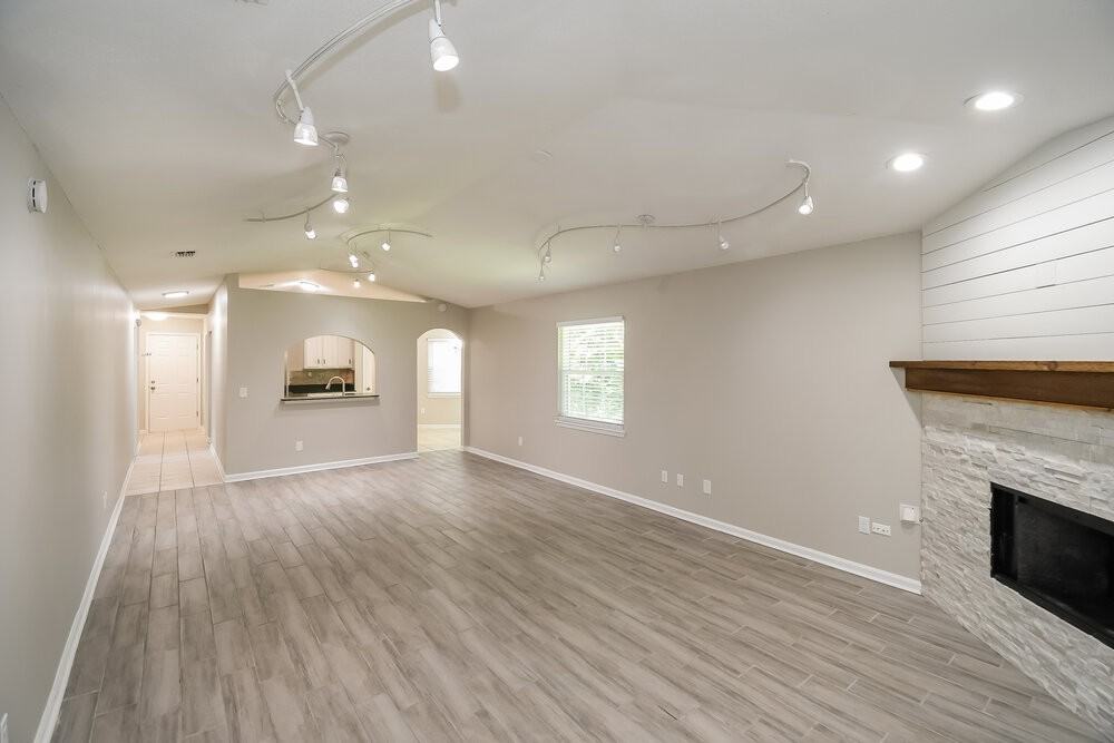 2721 R S Bailey Dr E - Photo 6 of 19