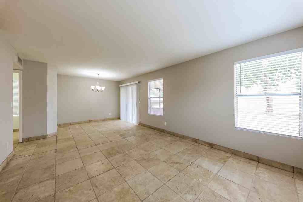 532 N Nassau - Photo 6 of 17