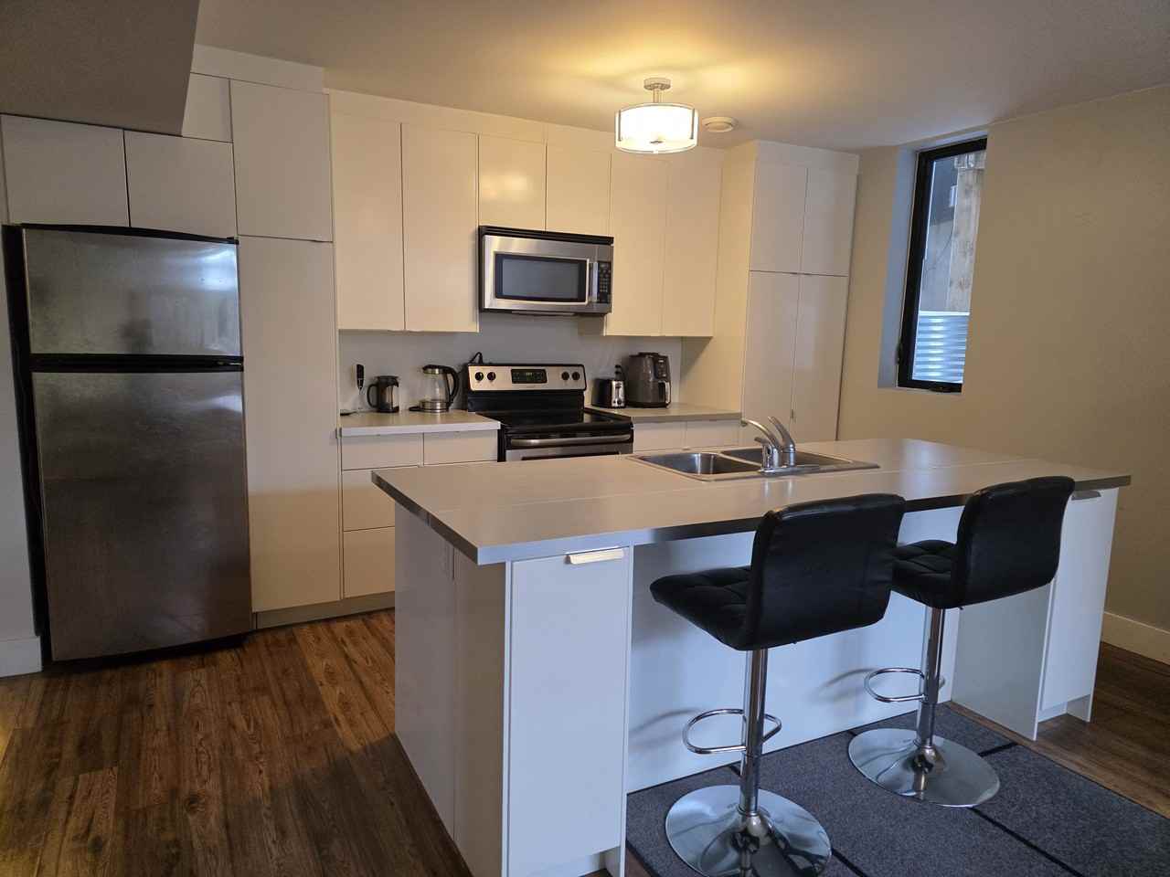 24 Rossland Avenue - Photo 3 of 8