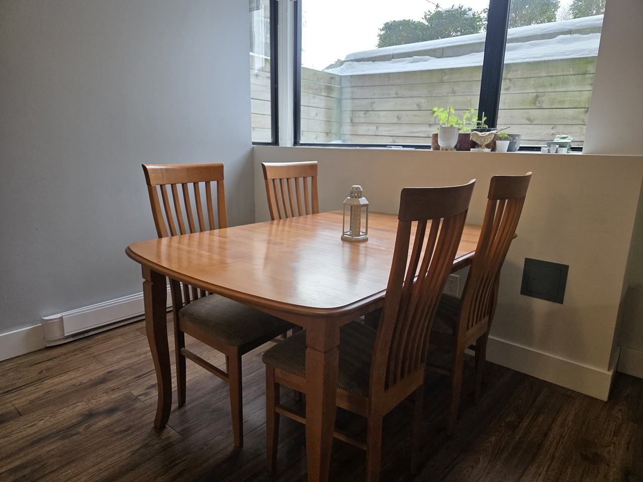 24 Rossland Avenue - Photo 7 of 8