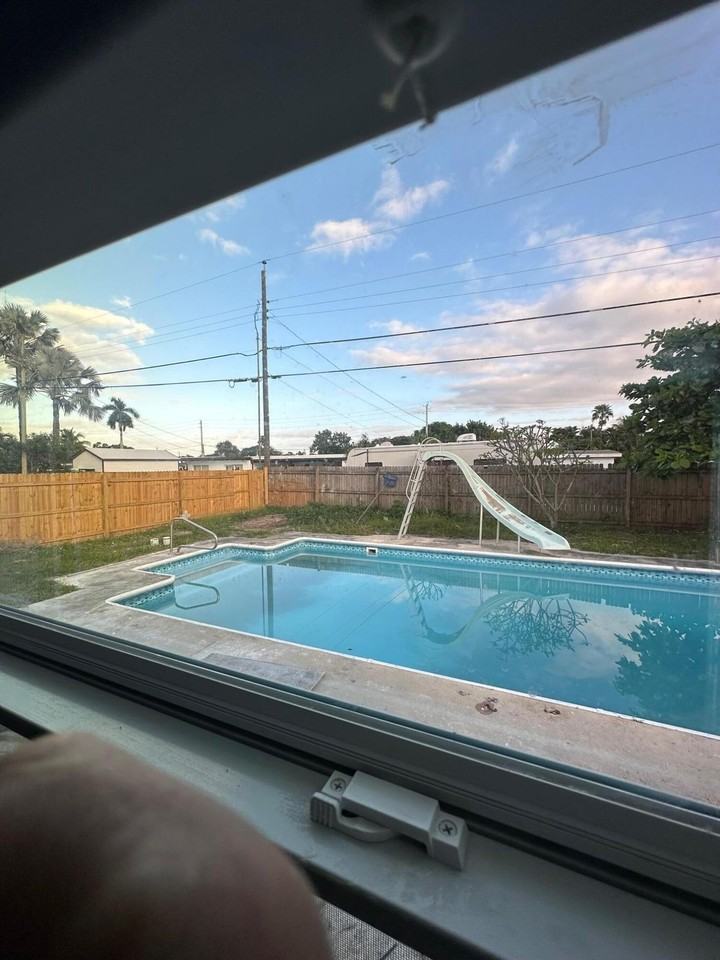 5665 Daphne Dr - Photo 3 of 9