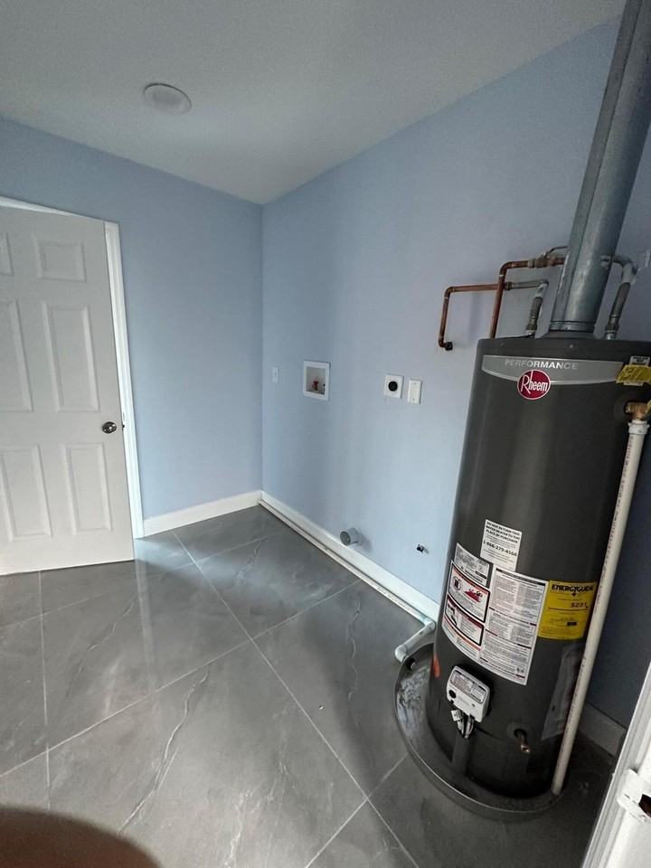 5665 Daphne Dr - Photo 4 of 9