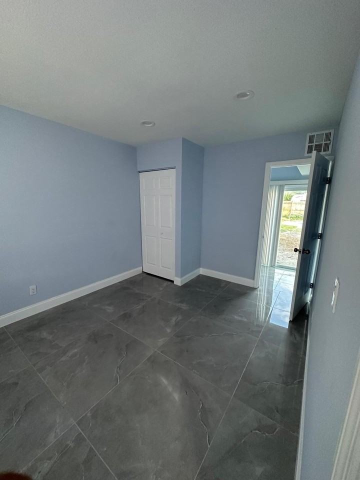 5665 Daphne Dr - Photo 5 of 9