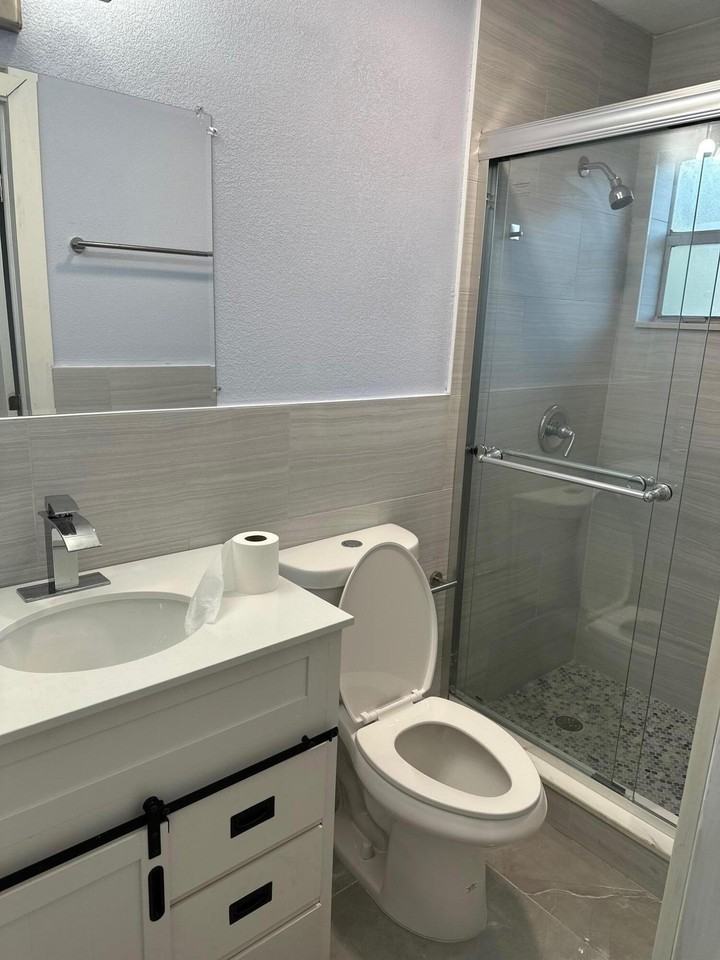 5665 Daphne Dr - Photo 7 of 9