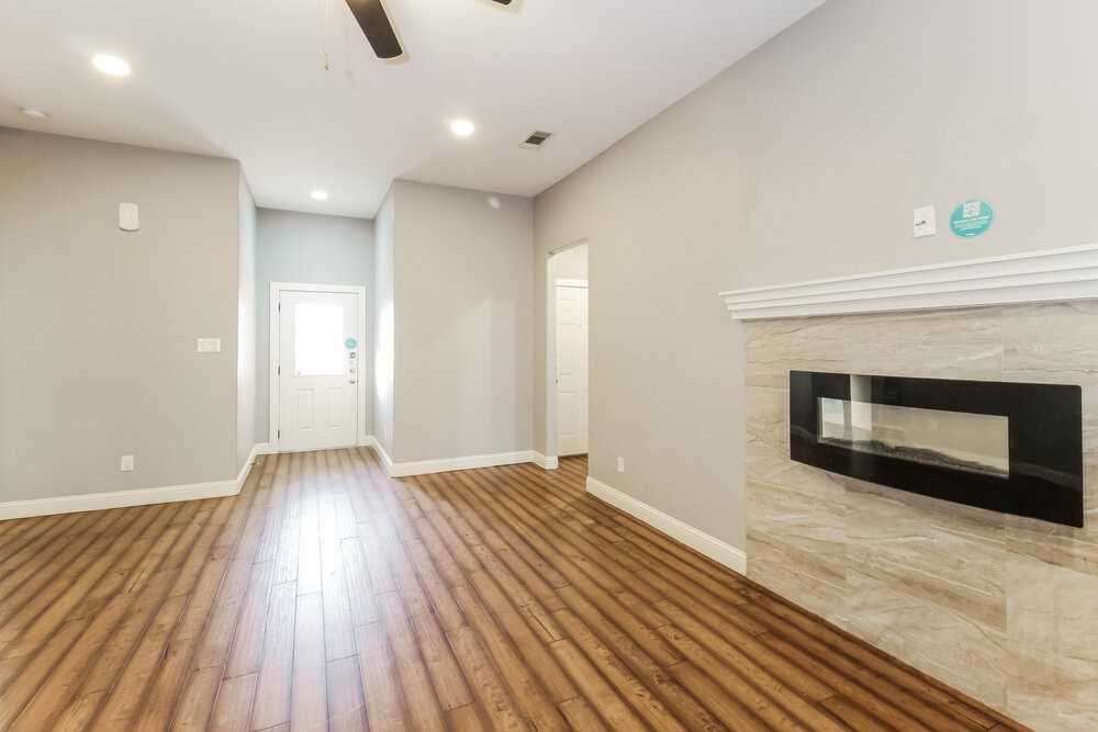 1219 Saturn Dr - Photo 4 of 16