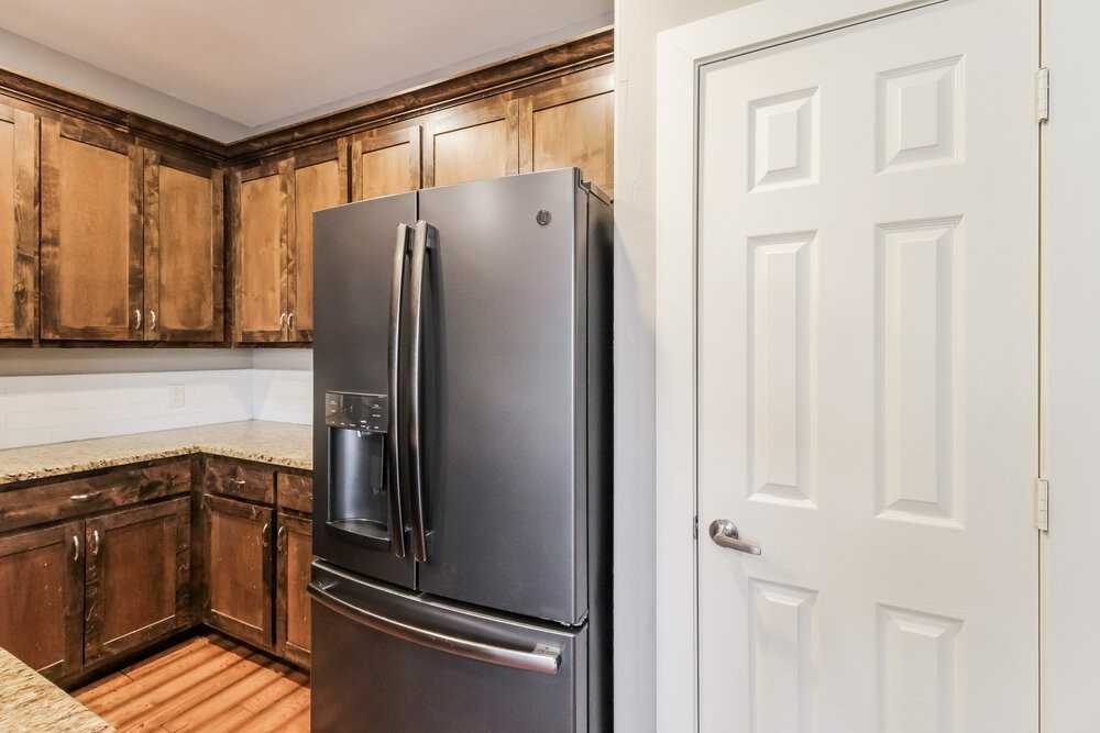 1219 Saturn Dr - Photo 6 of 16