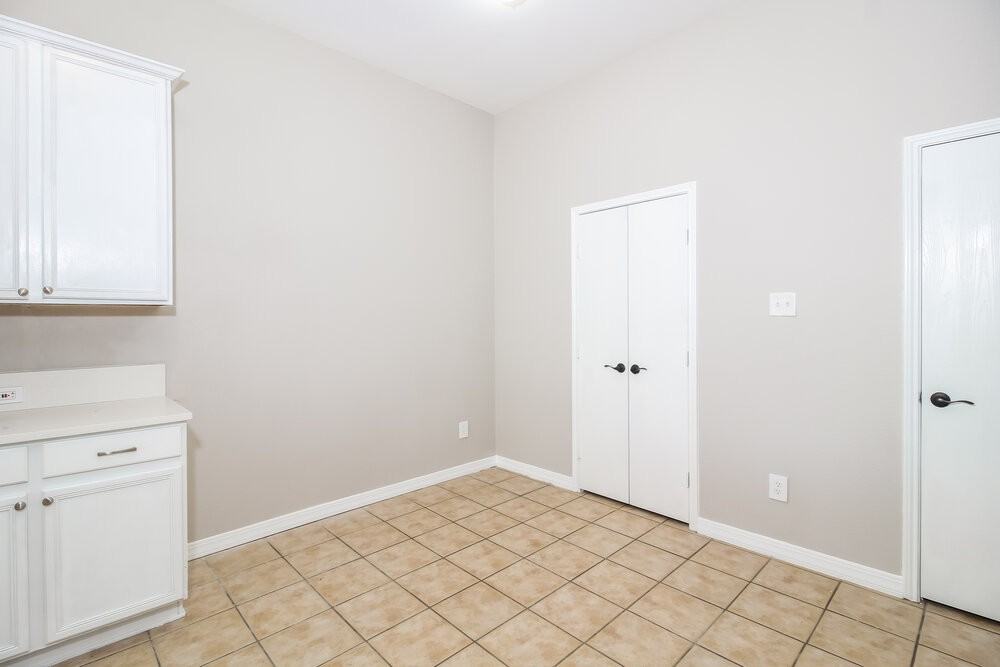 1401 Carrigan Ln - Photo 6 of 16