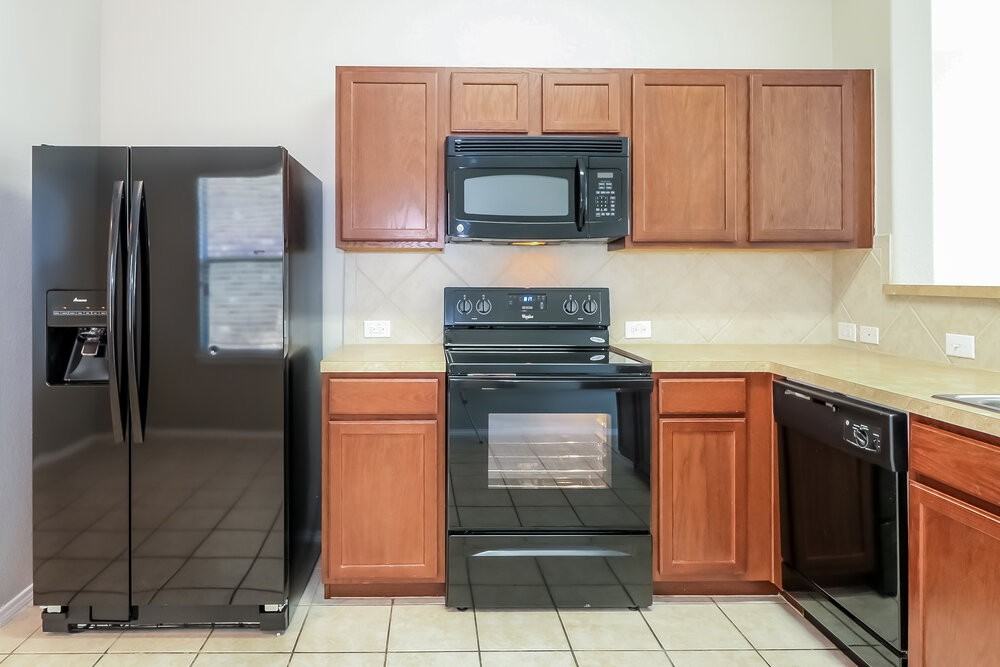 1616 Chivalry Ln - Photo 7 of 16