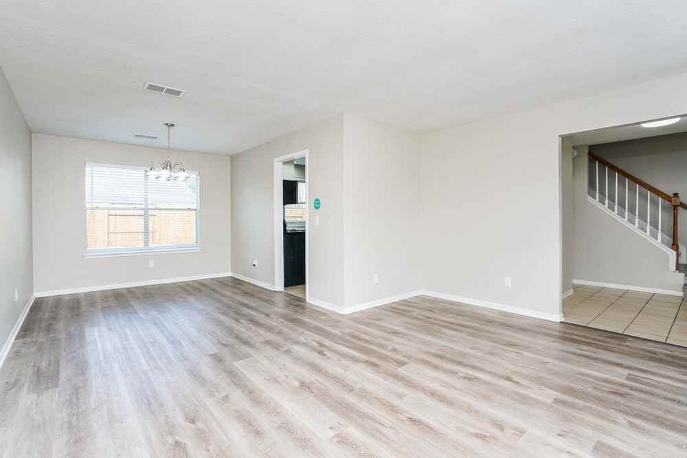 18162 Holly Green Dr - Photo 6 of 20