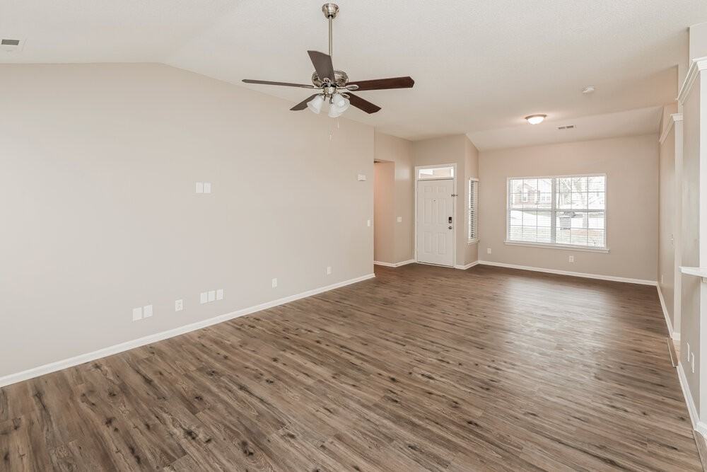 3913 Leghorn Ct - Photo 6 of 19