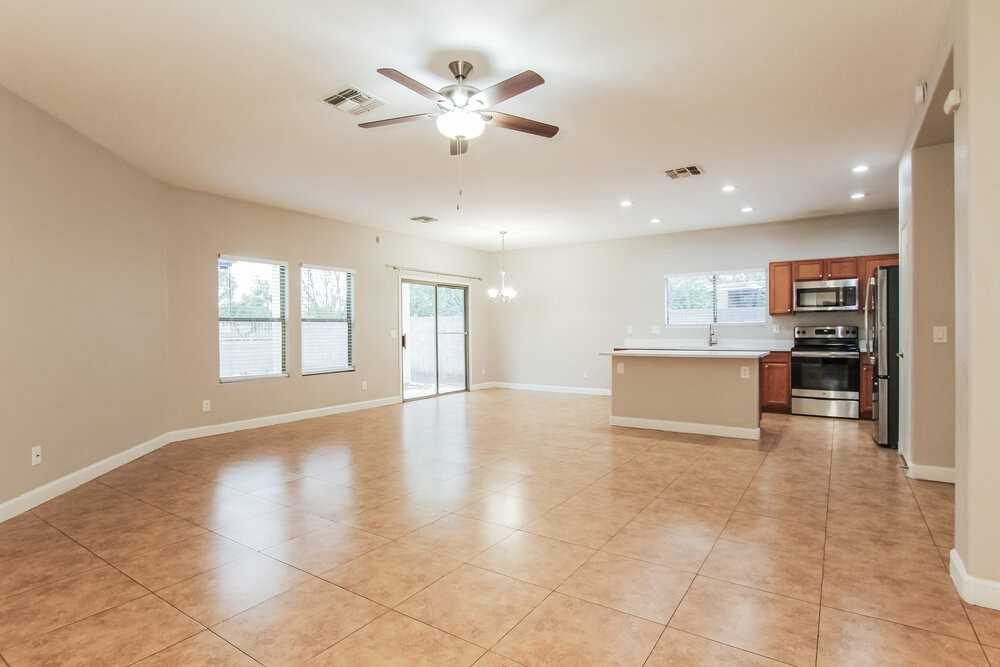 2611 W Bloch Rd - Photo 5 of 16