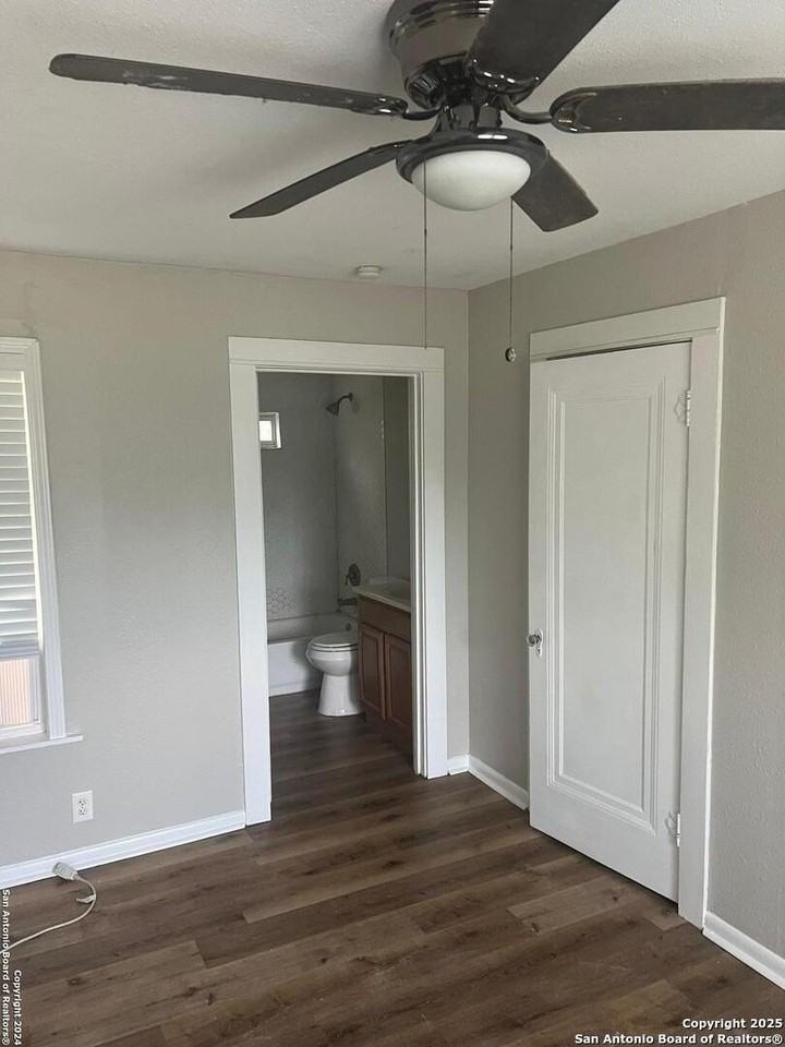 1519 E Southcross Blvd Unit 1 #1 - Photo 5 of 9