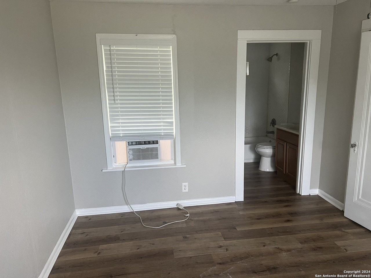 1519 E Southcross Blvd Unit 1 #1 - Photo 6 of 9