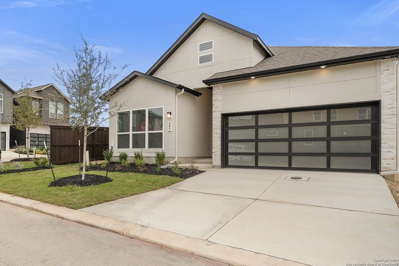 20675 Huebner Rd #405 - Photo 3 of 31