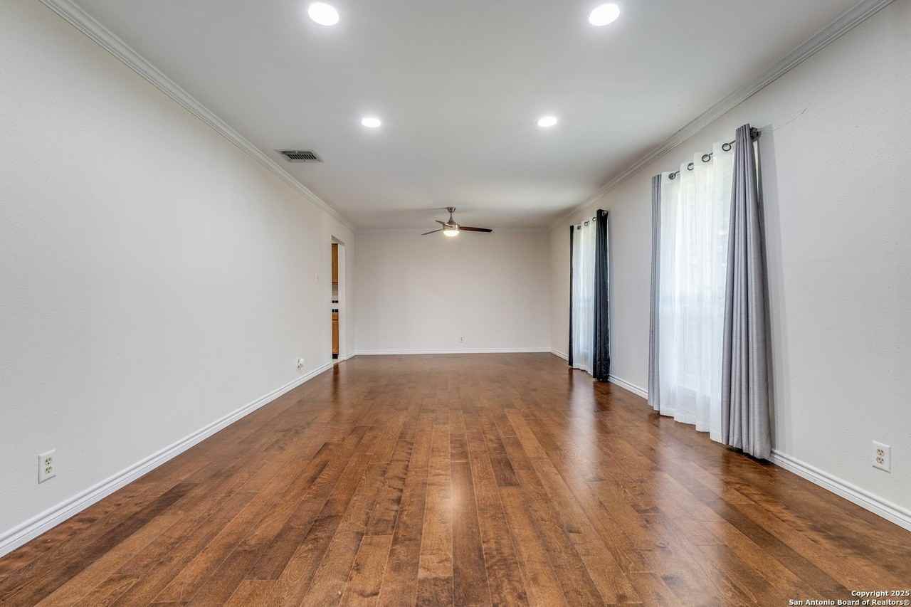 13739 Wood Pt - Photo 7 of 26