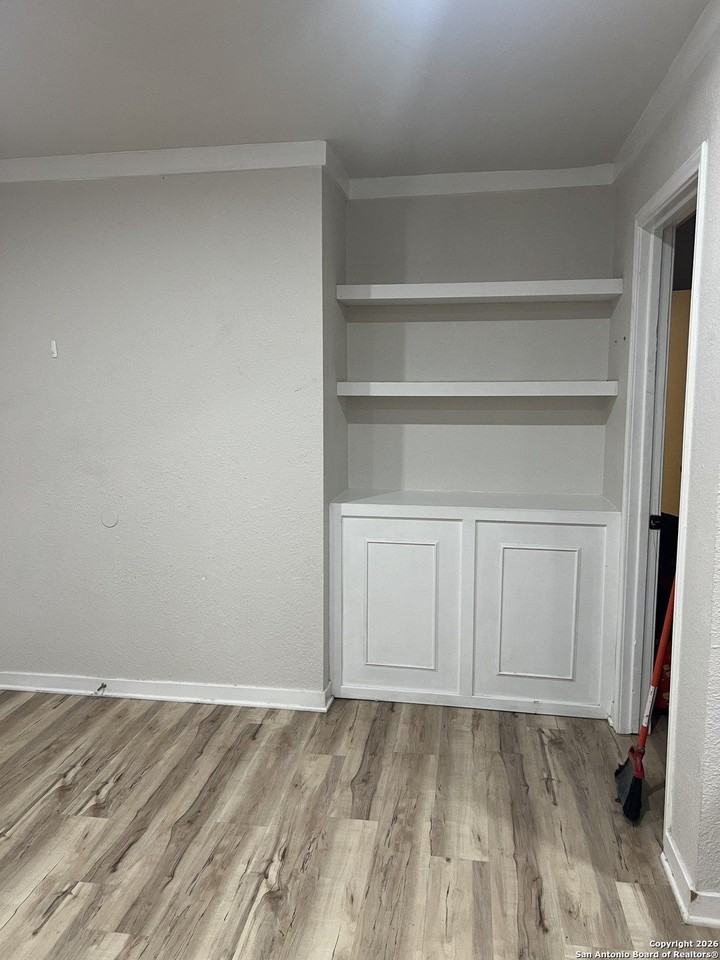 302 Storeywood Dr - Photo 4 of 19