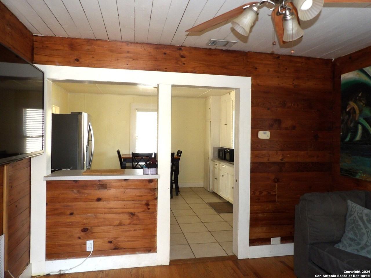 459 E Commerce St - Photo 5 of 25