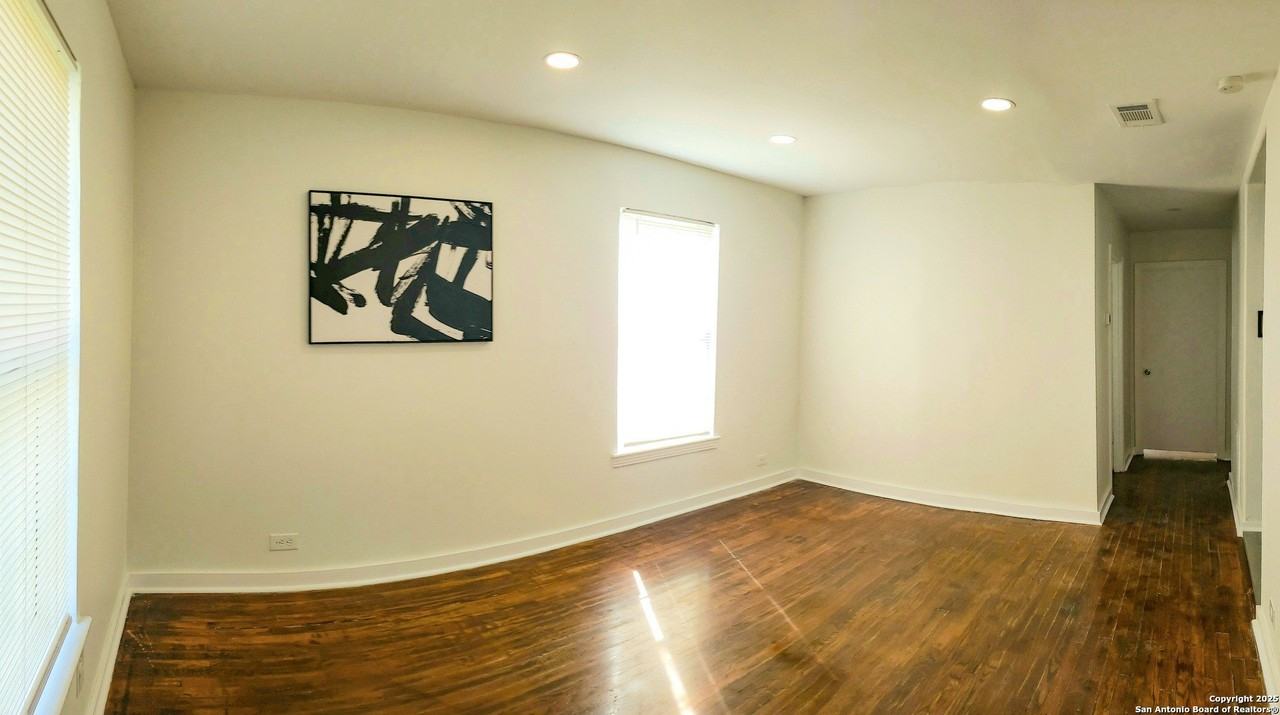 610 El Monte Blvd - Photo 4 of 16