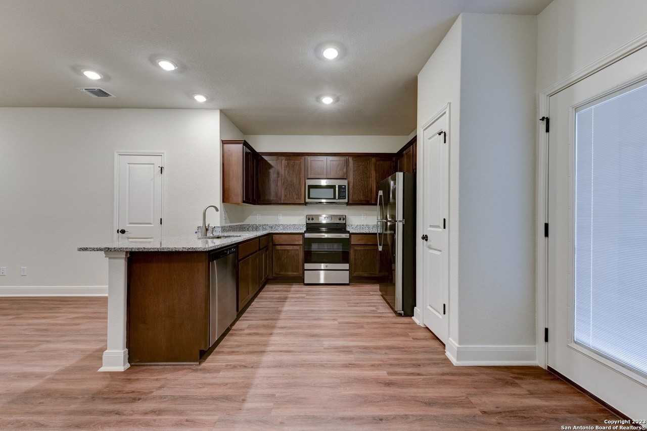 13846 Enzo Gate Unit 102 #102 - Photo 6 of 27