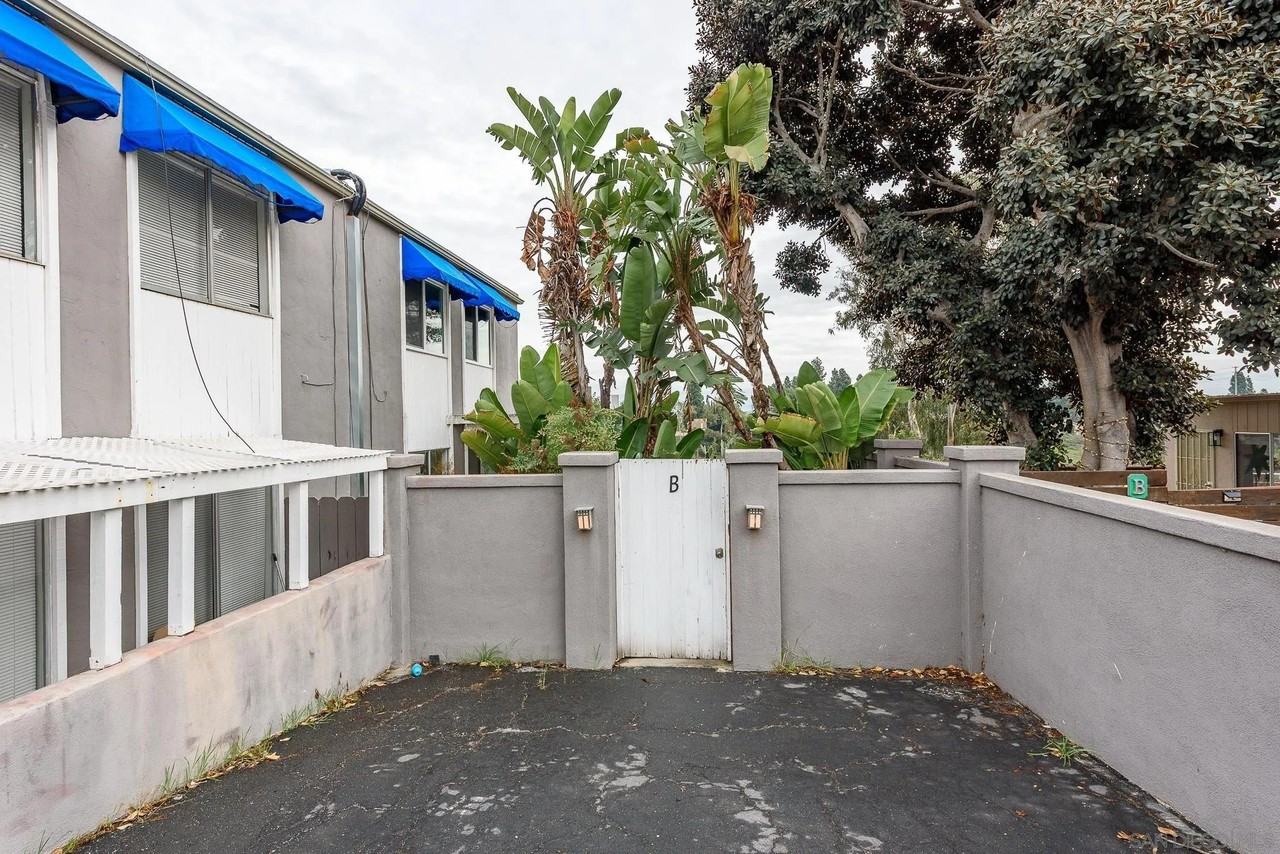 1777 Pentuckett Ave Unit B #B - Photo 5 of 31