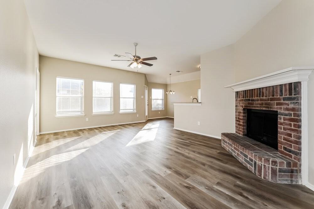 1326 Misty Dr - Photo 3 of 16