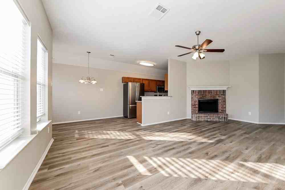 1326 Misty Dr - Photo 4 of 16