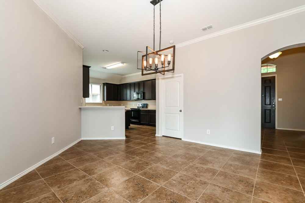 811 Fran St - Photo 5 of 16