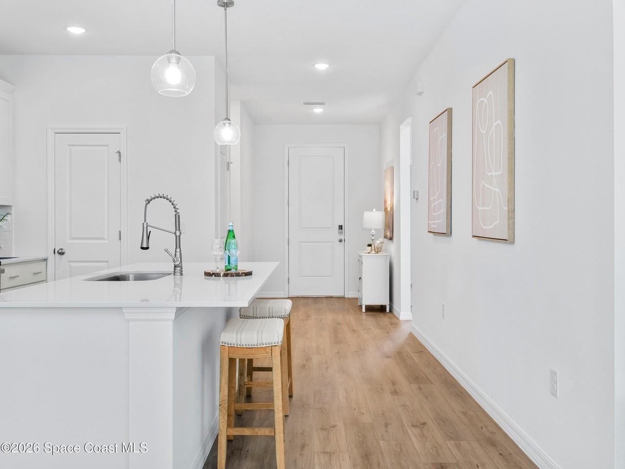 1370 Seabreeze St Sw - Photo 3 of 23