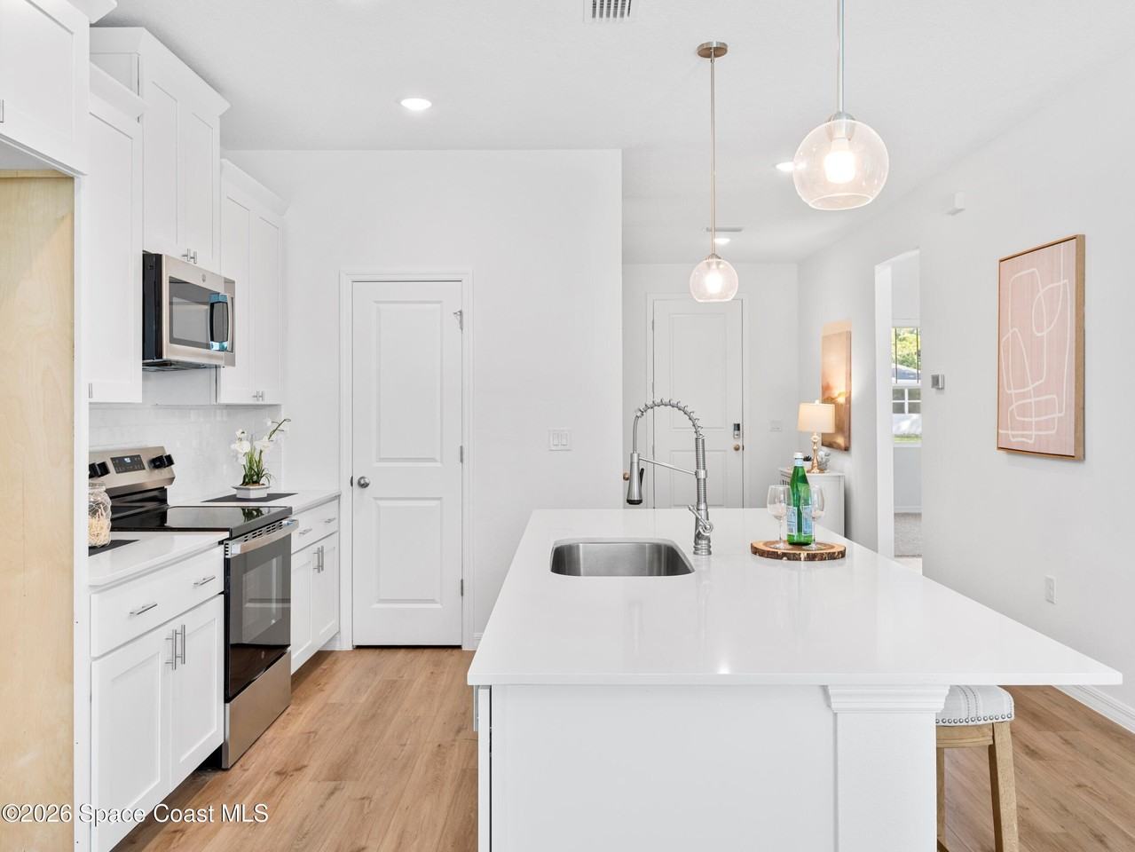 1370 Seabreeze St Sw - Photo 5 of 23