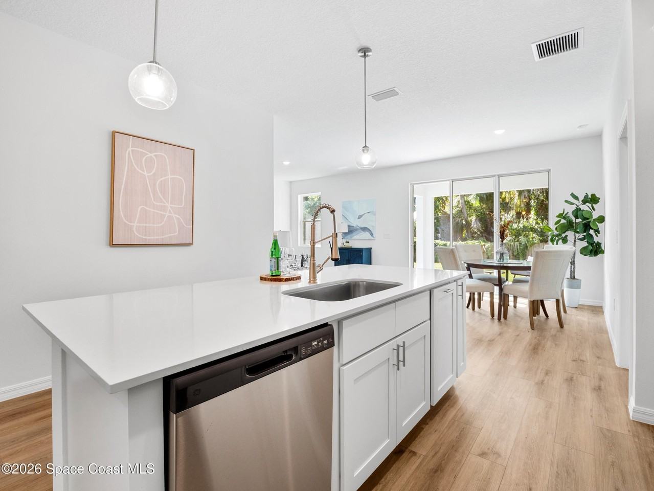 1370 Seabreeze St Sw - Photo 7 of 23