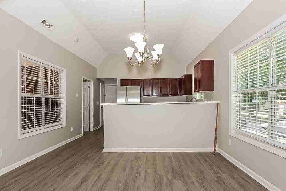 388 Jasmine Dr - Photo 7 of 20