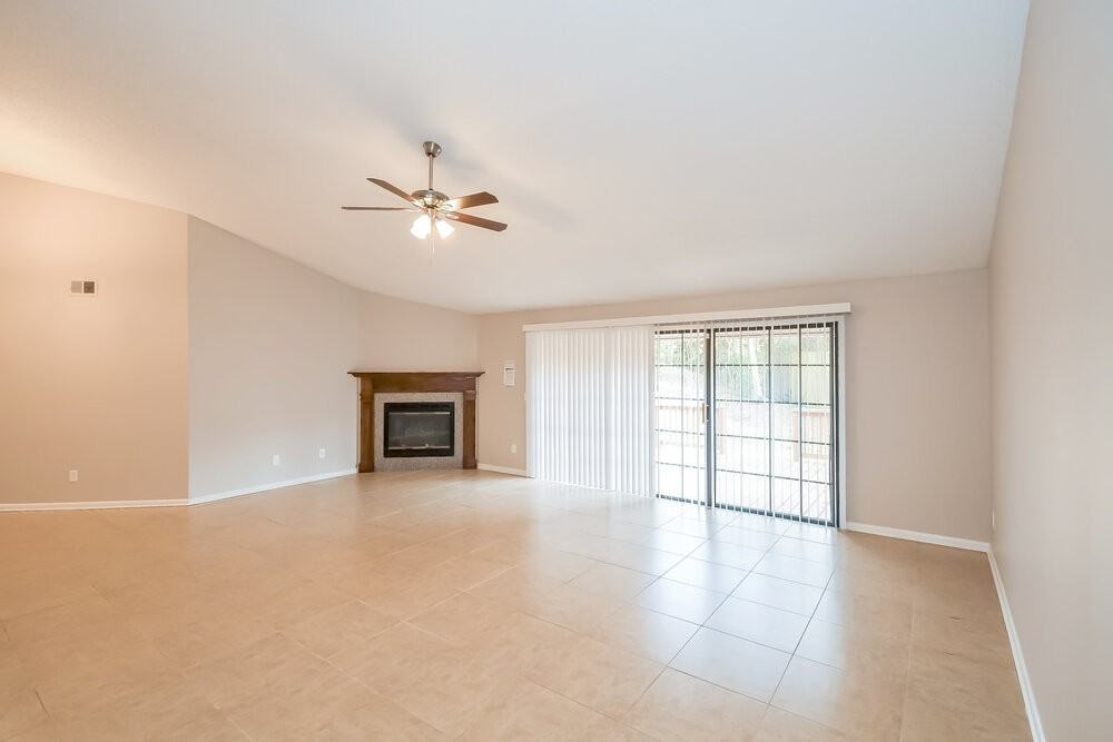 11284 Southbury Pl - Photo 4 of 19