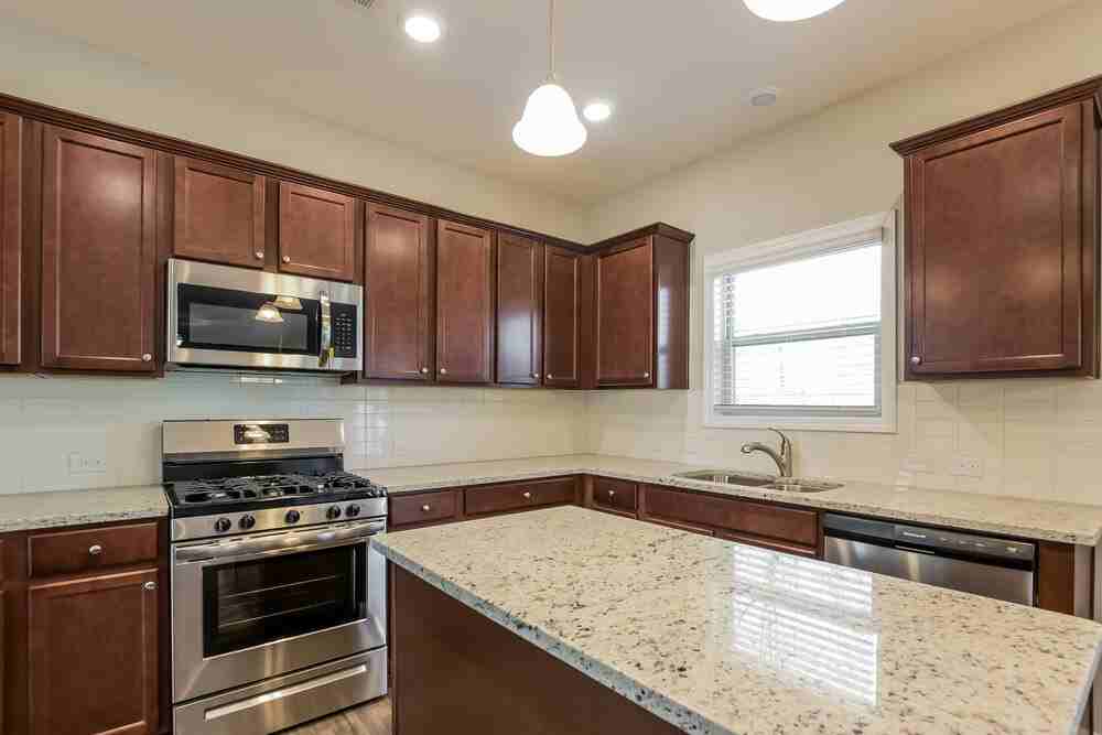 345 Lenore Ct - Photo 7 of 17