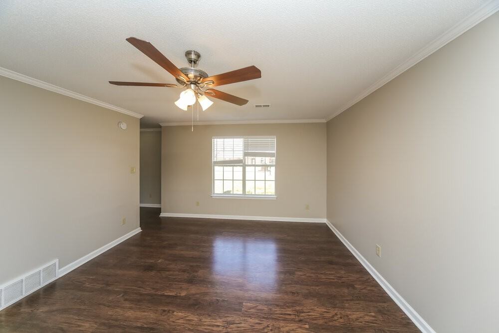 5180 Plum Tree Dr - Photo 6 of 19