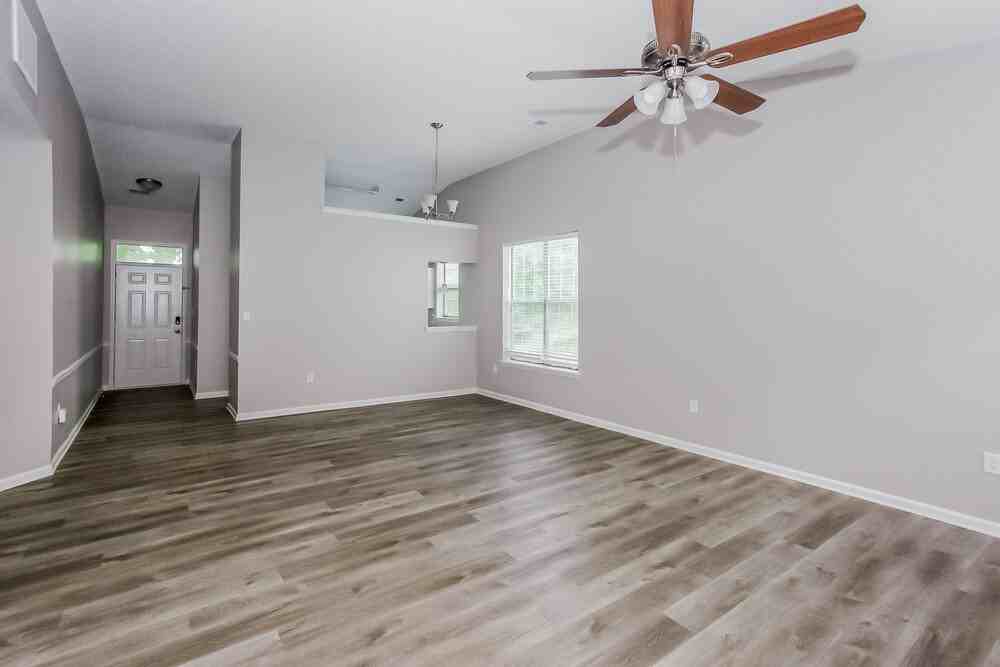 7200 Daerwood Pl - Photo 5 of 19