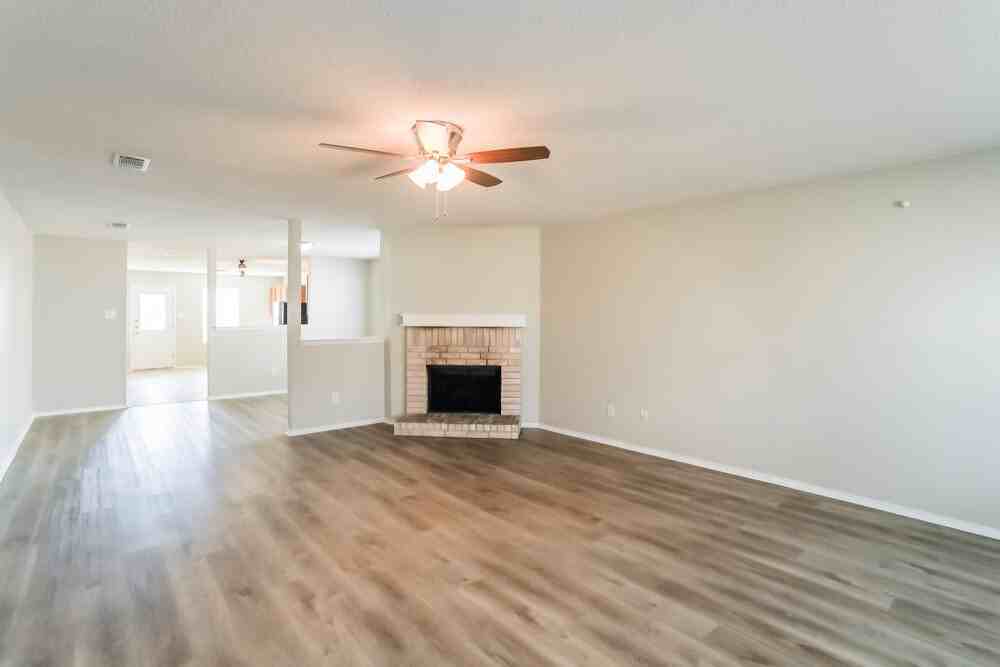 541 Magdalen Ave - Photo 4 of 19