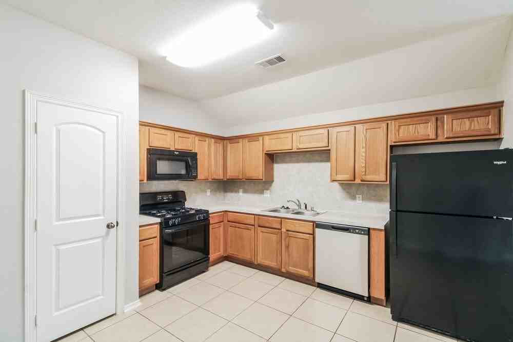 24227 Silver Maple Dr - Photo 6 of 16