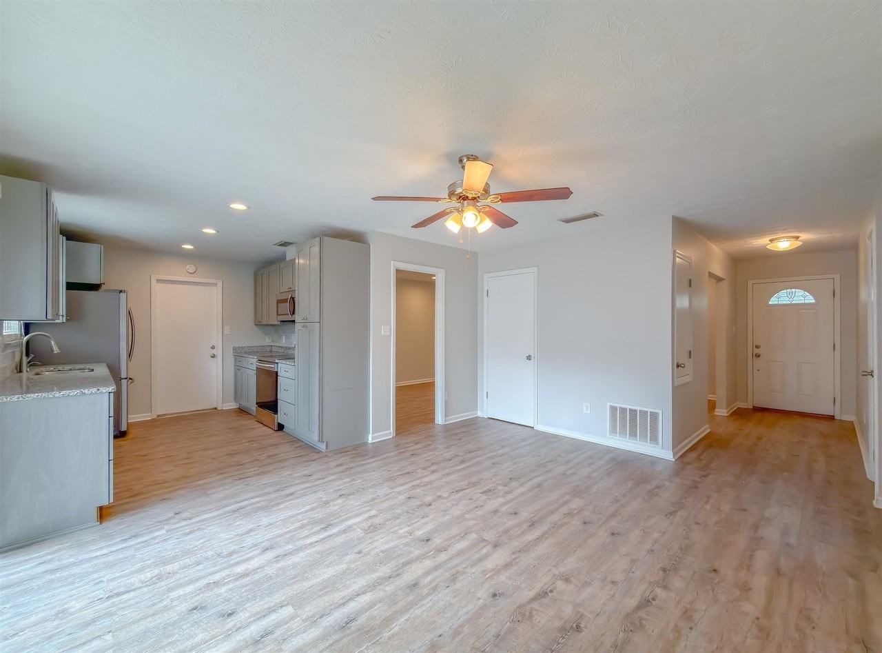 3235 Springdale Dr - Photo 7 of 22