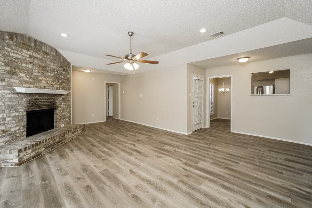 10312 Lone Pine Ln - Photo 5 of 16