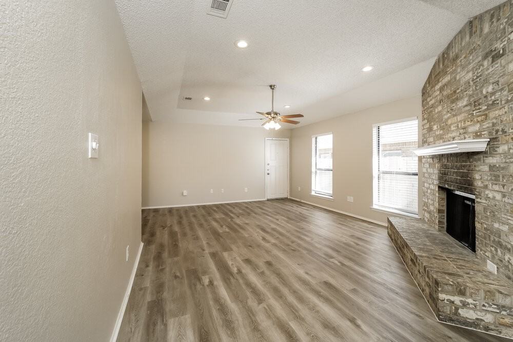 10312 Lone Pine Ln - Photo 6 of 16