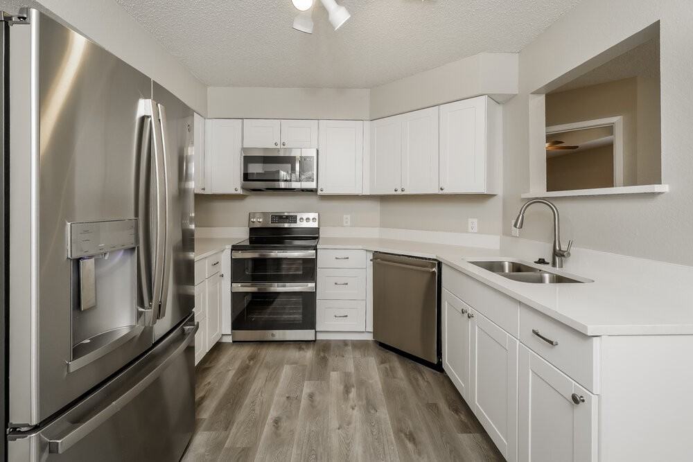 10312 Lone Pine Ln - Photo 7 of 16