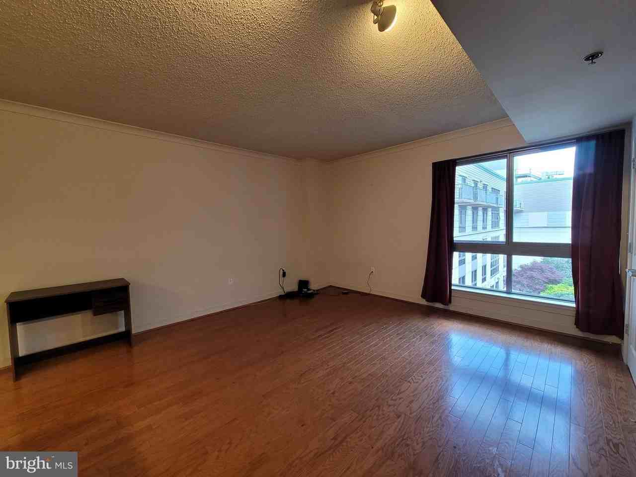 777 7th St Nw Apt 1003 #1003 - Photo 3 of 24