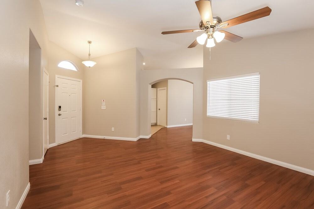 615 Stonehurst Dr - Photo 3 of 19