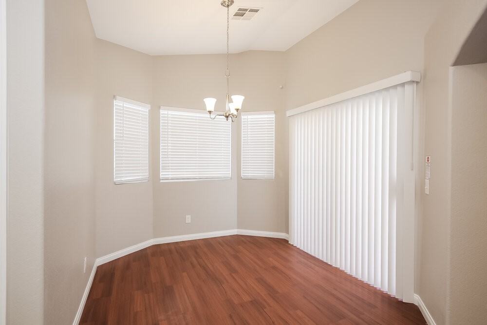 615 Stonehurst Dr - Photo 7 of 19