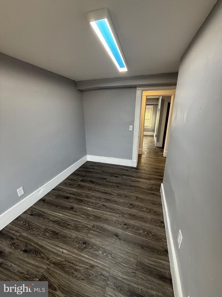 208 4th Ave - Photo 6 of 10