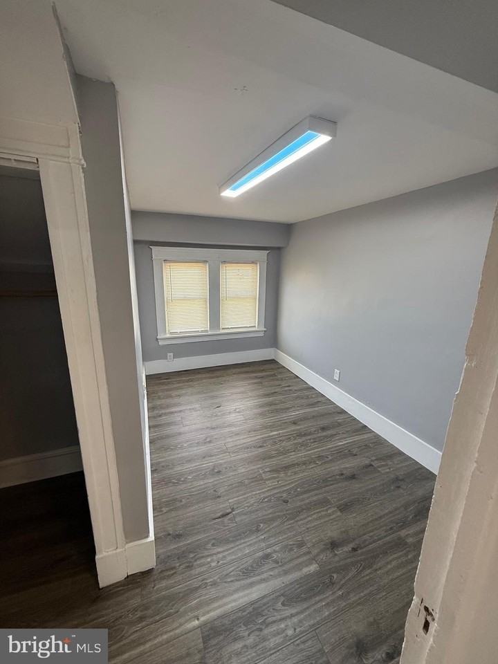 208 4th Ave - Photo 7 of 10