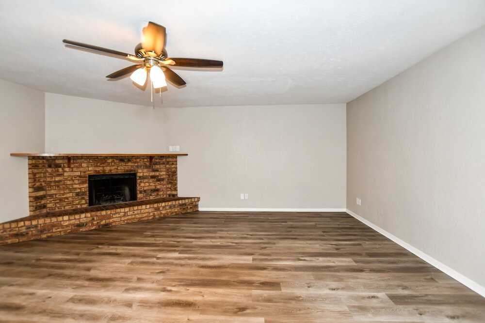 514 Woodcrest Way - Photo 4 of 16