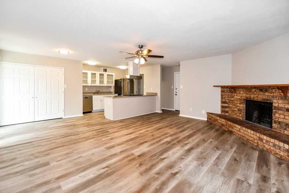 514 Woodcrest Way - Photo 5 of 16