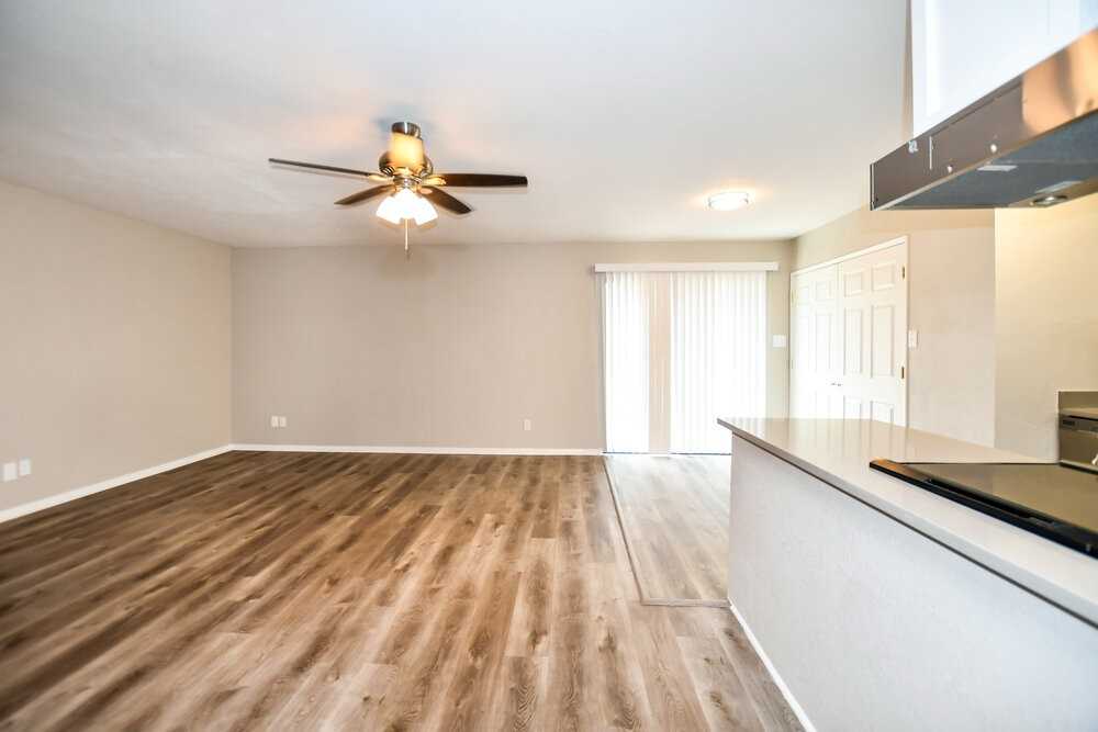 514 Woodcrest Way - Photo 6 of 16